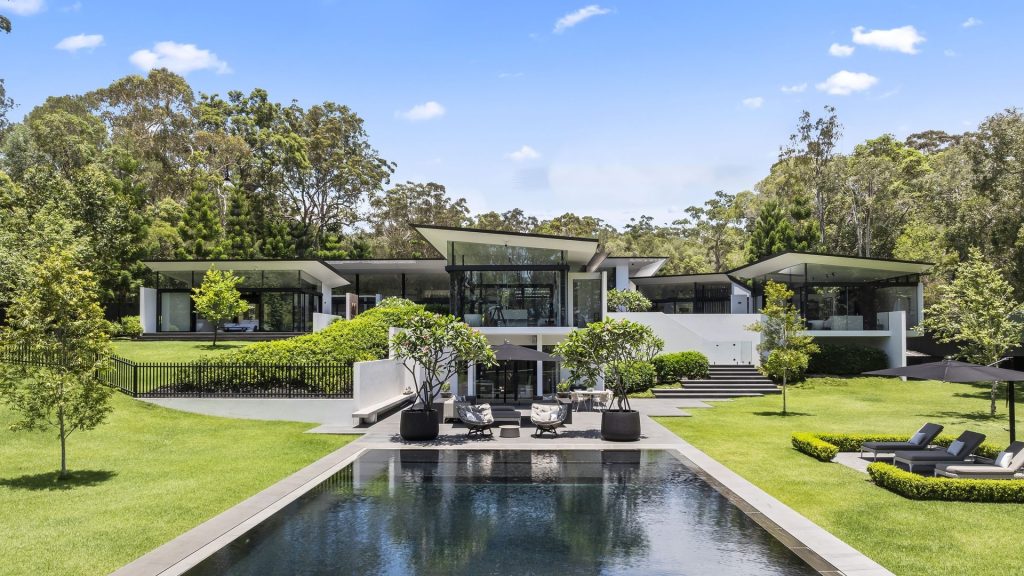 47 Beckmans Road, Tewantin — pavilion house and pool