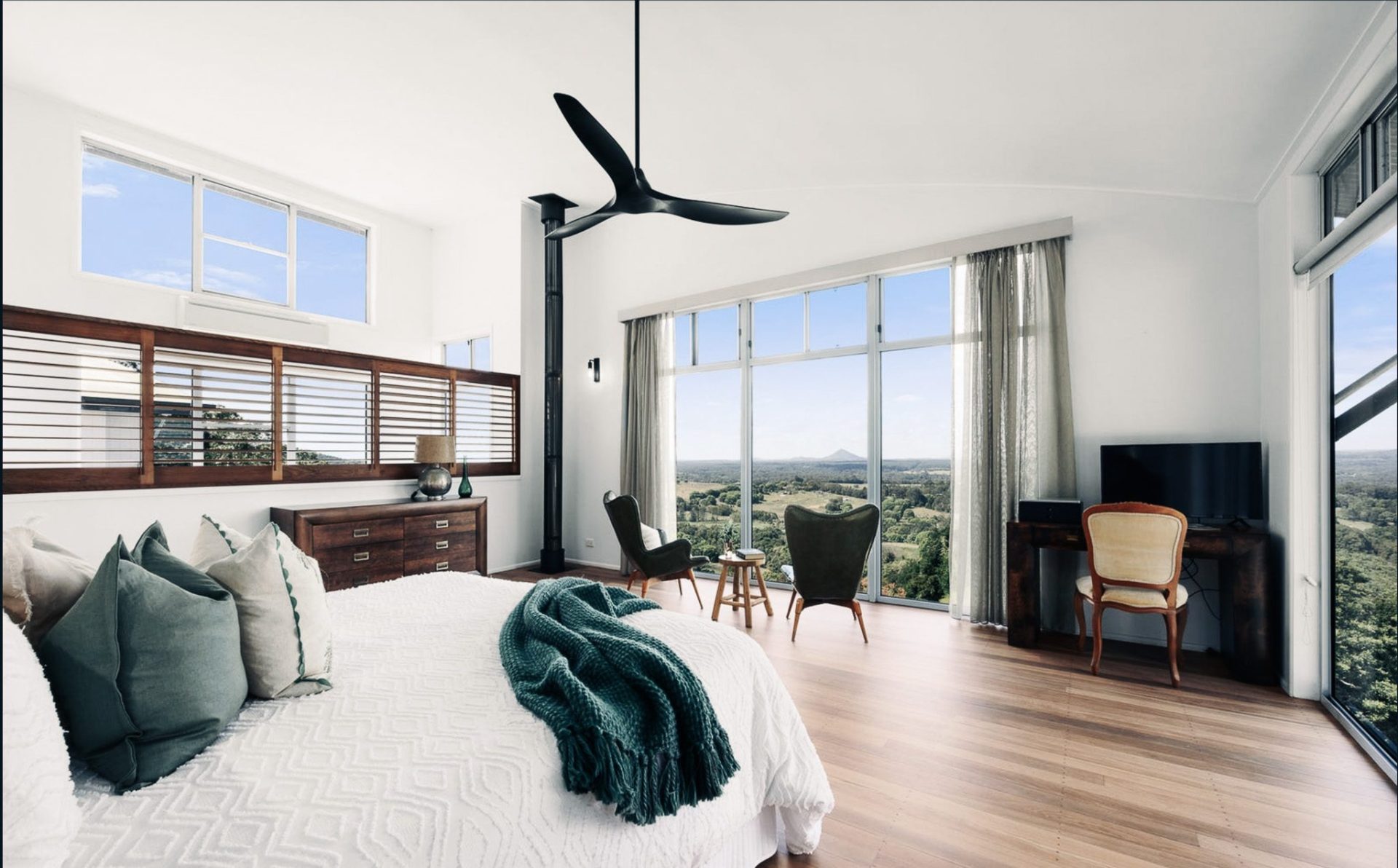 Seven Mountains Estate – 52binalong-07-master-bedroom